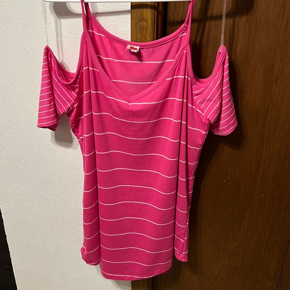 NWT fits like a L